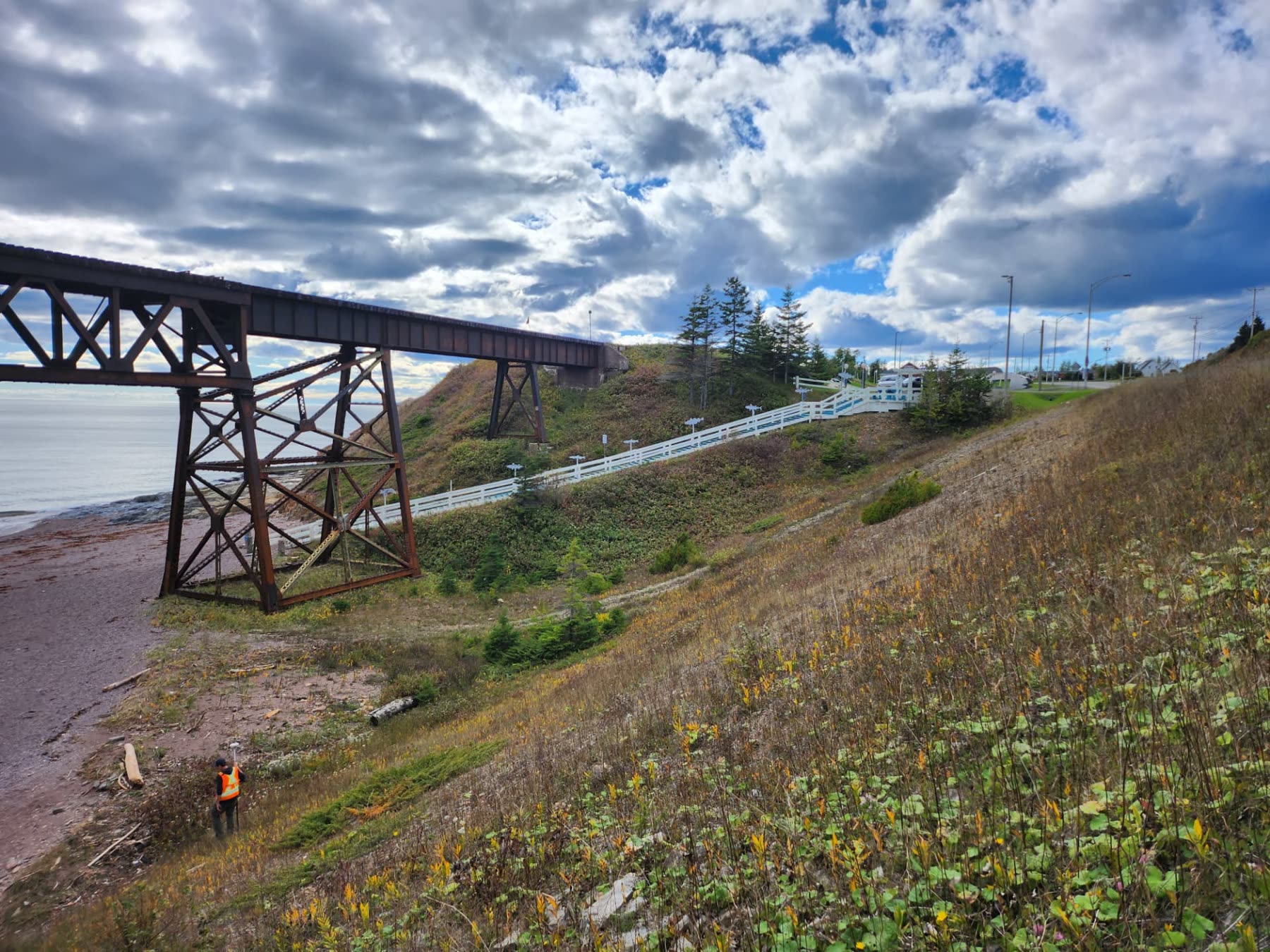 Relevé d'un pont ferroviaire en région éloignée du Québec