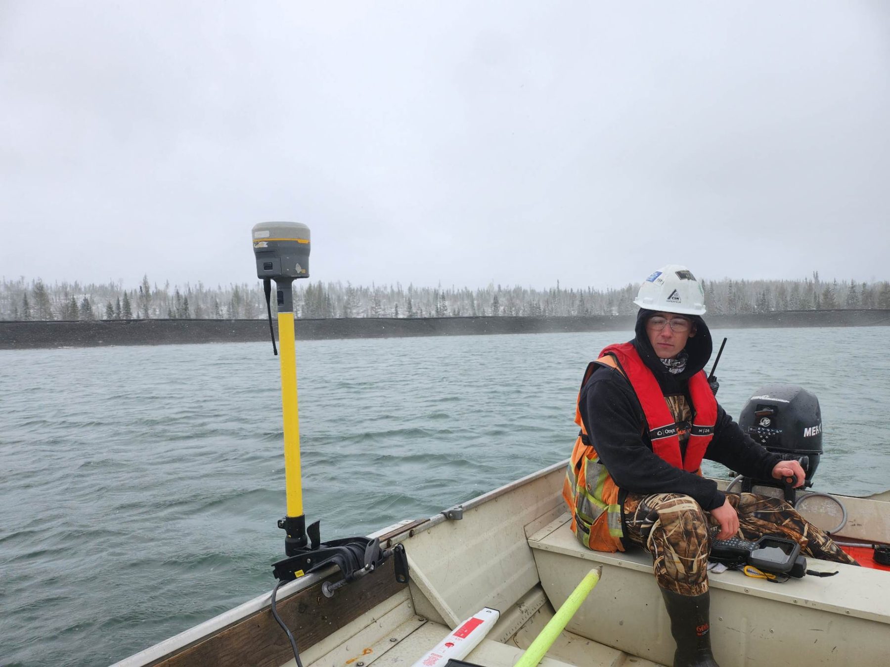 Relevé GNSS effectué depuis une embarcation sur un cours d'eau de la Rive-Sud